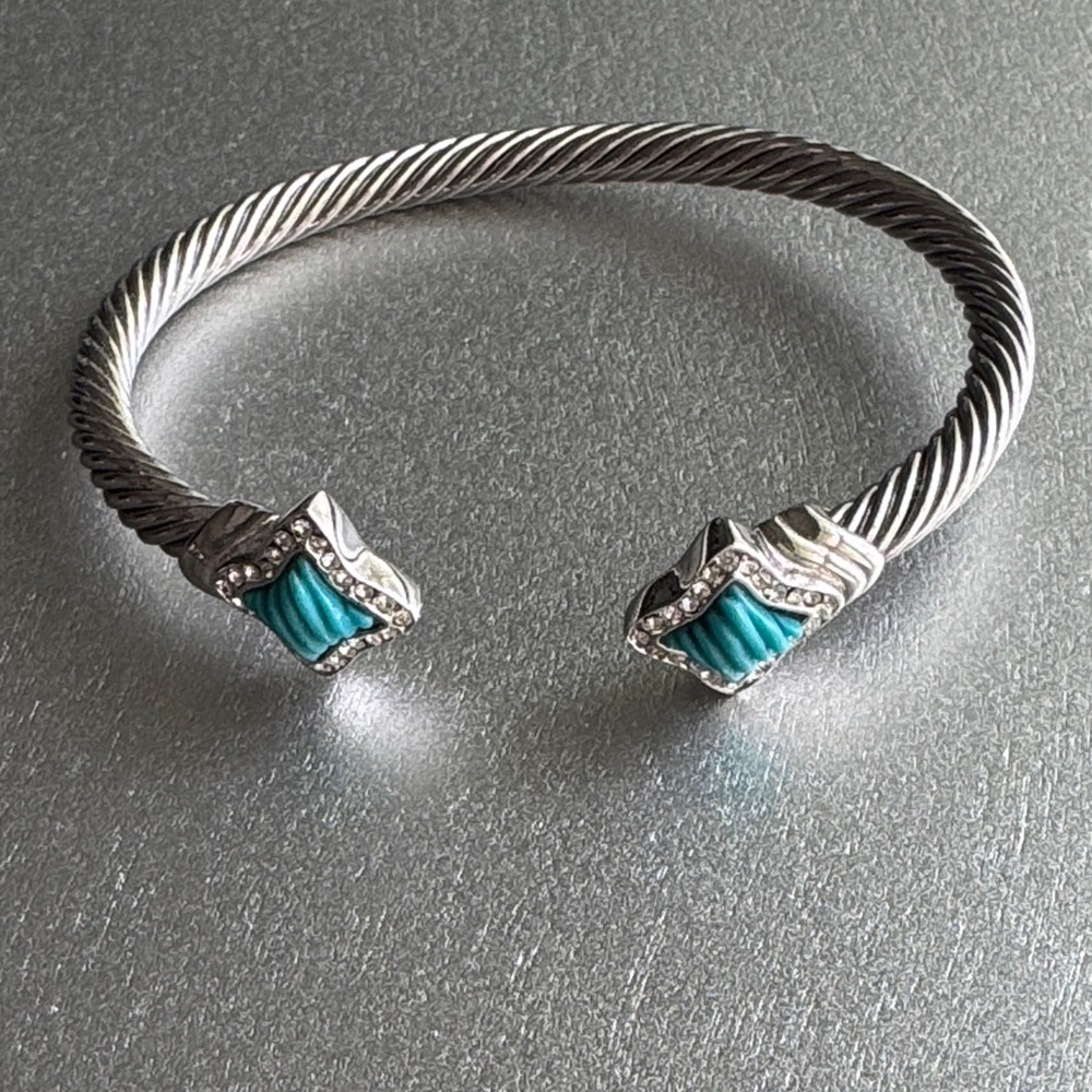 Elegant Silver and Turquoise Bracelet